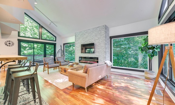 Birchwood Farms Cottage | 2 Mi to Lake: Modern Harbor Springs Home w/Grill!