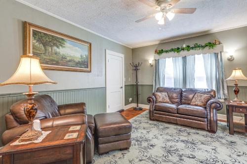 Westside Norwich House | 2 Mi to Mohegan Sun and Dtwn Home in Norwich