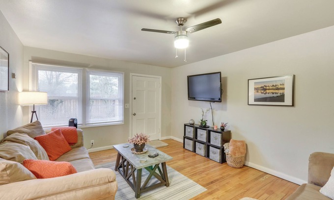 Garden Home-Whitford Apartment | 2 Mi to Washington Square: Portland Getaway