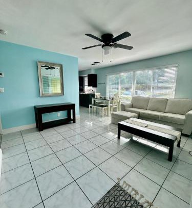Lauderdale-by-the-Sea Apartment | 2 min walk to beach & free parking Lauderdale 21-1