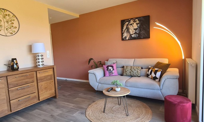 Concarneau Apartment | 2 minutes walk from the white sand beach, garden apartment with terrace