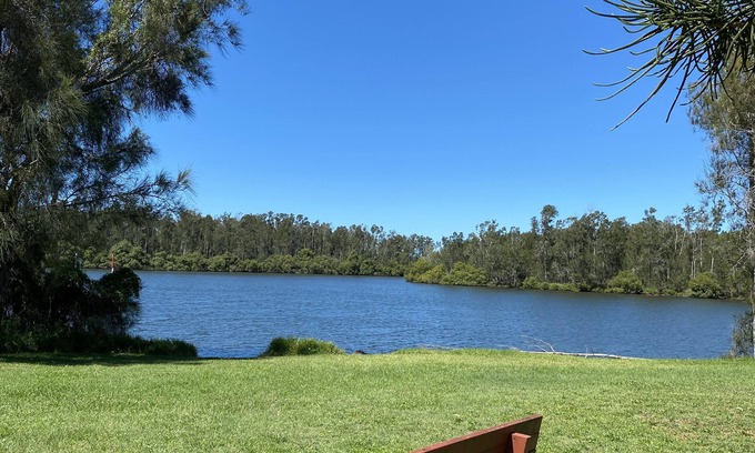 Forster House | 2 minutes walk to lakenSERENITY nCentrally located