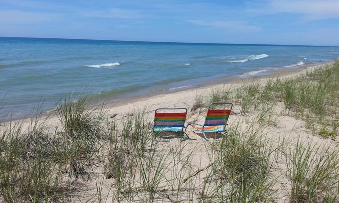 Benton Harbor House | 2 Night Minimum for Fall/Winter 2024! Perfect for a quiet weekend get a way!