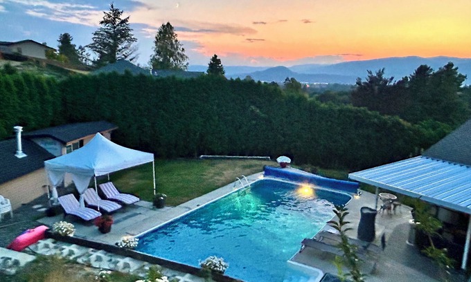 Southeast Kelowna House | 2 Non-Interconnecting Suites + Heated Salt Pool/HotTub
