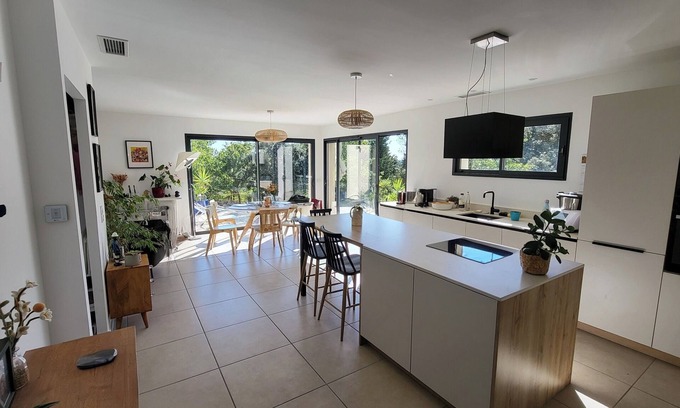 Saint-Mathieu-de-Treviers Villa | 2-person villa with pool at the foot of the Pic Saint-Loup in a wooded area