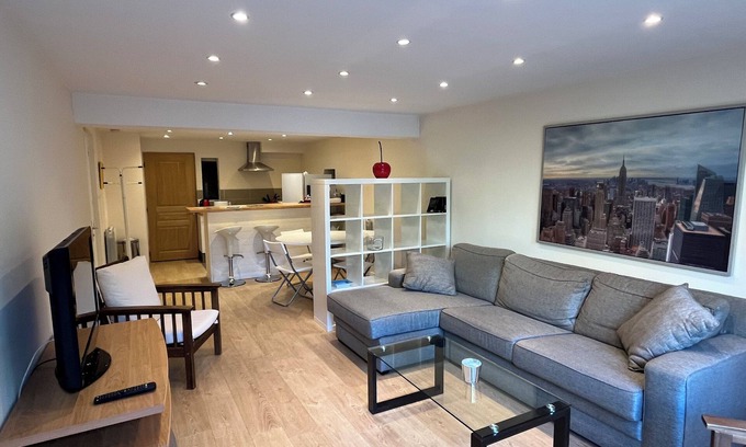 Rueil-Malmaison Apartment | 2 Pièces 45 m2 Très au Calme, à 20mn de L'étoile en RER