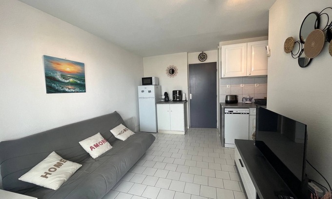 Sete Apartment | 2 pièces cabine avec loggia vitrée vue canal et garage fermé