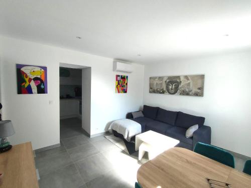 Bedarieux Apartment | 2 pièces en RDC climatisé avec terrasse et parking privé