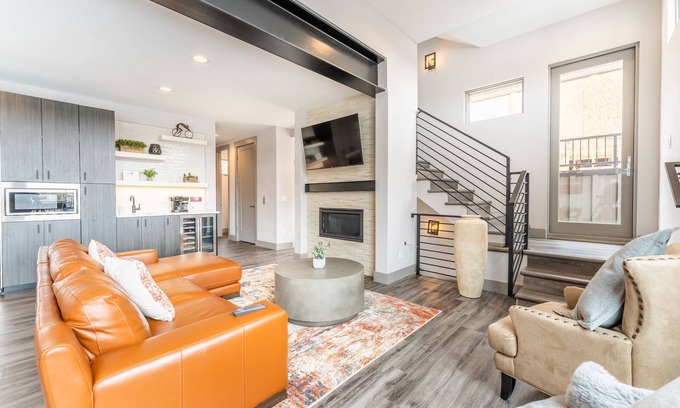 Keystone House | 2 Private Balconies, Hot Tub, Mountain Views, 1/2mi to lifts/golf/village