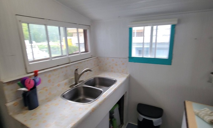 Port Stanley Cottage | 2 Private Beach Front Cottages on the Lake in Beautiful Port Stanley