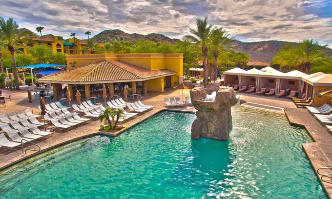 North Mountain House | 2 Queen Beds 1BR Suite, Hilton Phoenix Tapatio Cliffs, Seven Pools, Water Slide