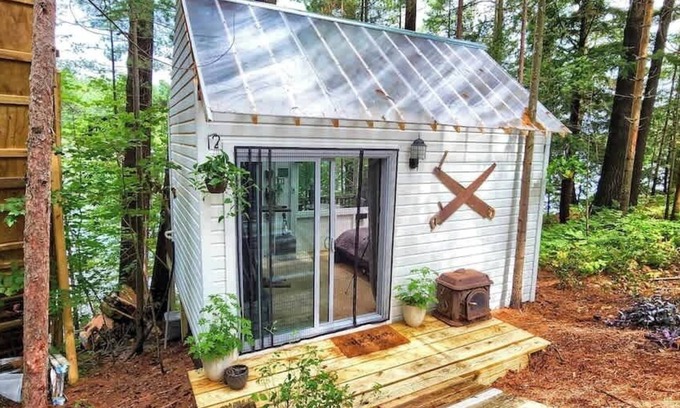 Brantingham Cabin | 2 Romantic Island Cabins for 5 - Hot Tub,Boat