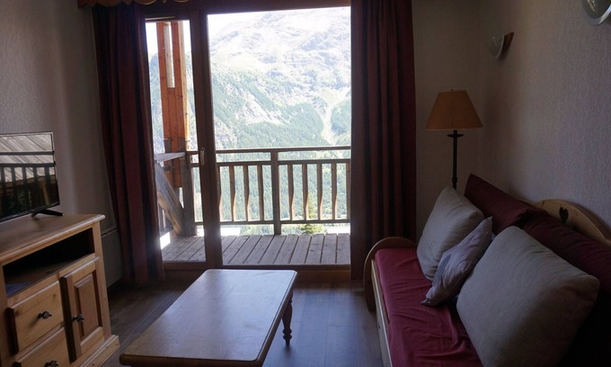 Orcieres-Merlette Apartment | 2-room cabin apartment, parking, WiFi & pets allowed