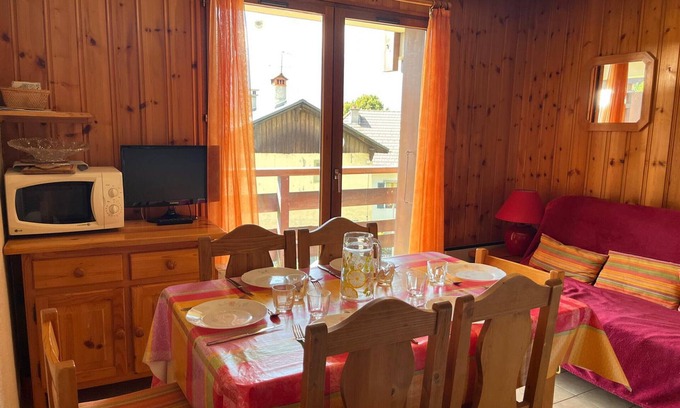 Saint-Gervais-les-Bains Apartment | 2-room apartment with sleeping area, 4-6 pers, near center, pets allowed