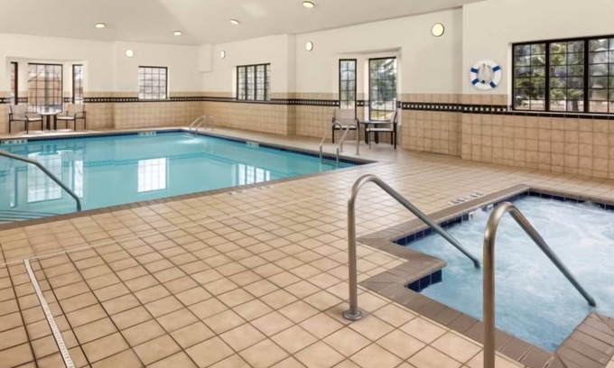West Bloomington House | 2 Spacious Suites Near Mall of America, MSP Airport & Downtown Minneapolis