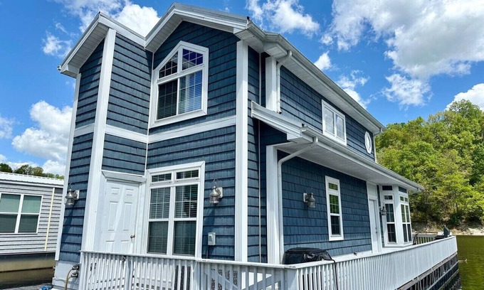 Sloans Valley Boat Rental | 2 Story Stationary- Lee’s Ford Marina