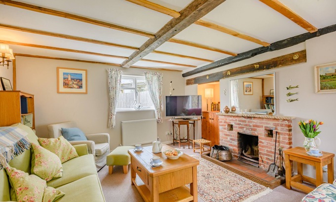 Beccles House | 2 The Homestead - Three Bedroom House, Sleeps 6