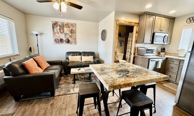 Moab South Valley House | #2 W/Balcony & Garage, Dog Friendly