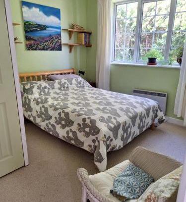 Old Cleeve Bed & Breakfast | 2 White Horse Cottages