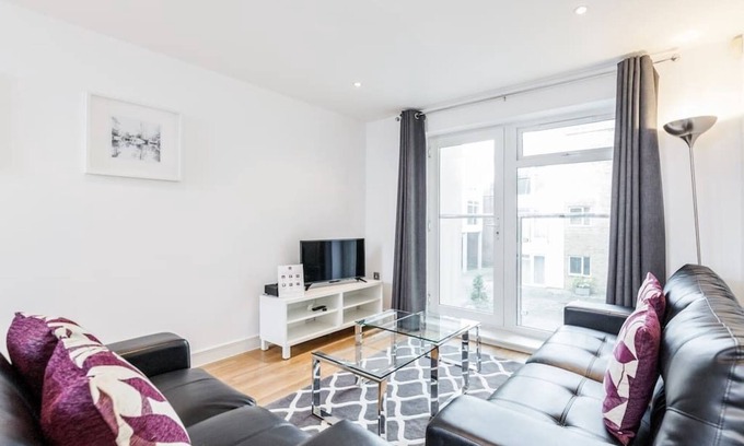 Guildford Apartment | 20 Abbots Yard - 2 bedroom apartment