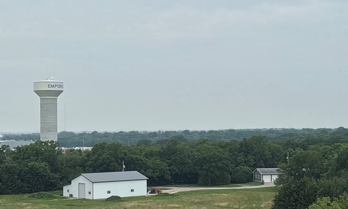 Emporia House | 20 acres Bunkhouse in Emporia, KS