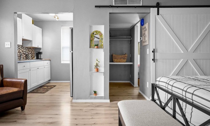 Roosevelt Condo | 20 Chelsea Place 1 Bedroom Condo by RedAwning