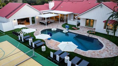 Anona House | 20 Guests Pool Luxe Gym Sauna Pickleball