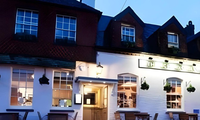 Cranleigh House | 20 m² Motel ∙ 4 guests