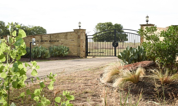 Caldwell House | 20 minutes from Kyle Field!