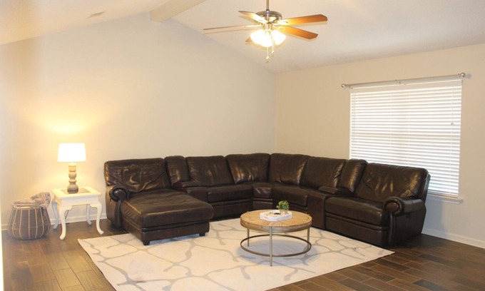 Cabot House | 20 minutes to LRAFB. Spacious home close to shopping & eating. .