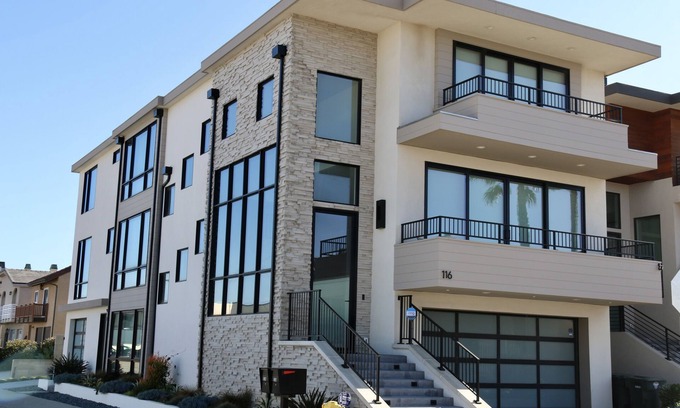 Hollywood Beach House | 20 Seconds to the Beach, New Sophisticated Luxury Beach Home
