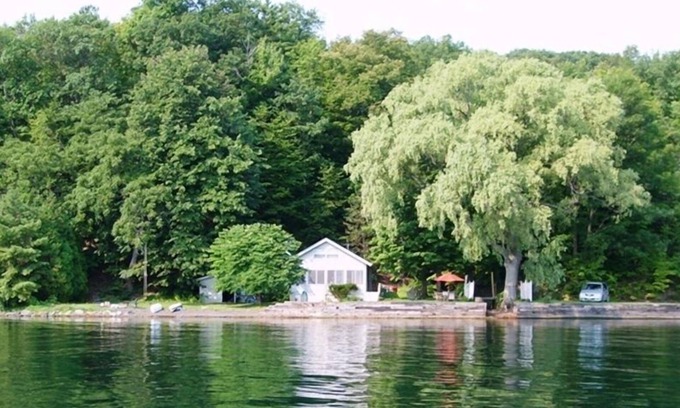 Valois Cottage | 200 feet of level lake access.