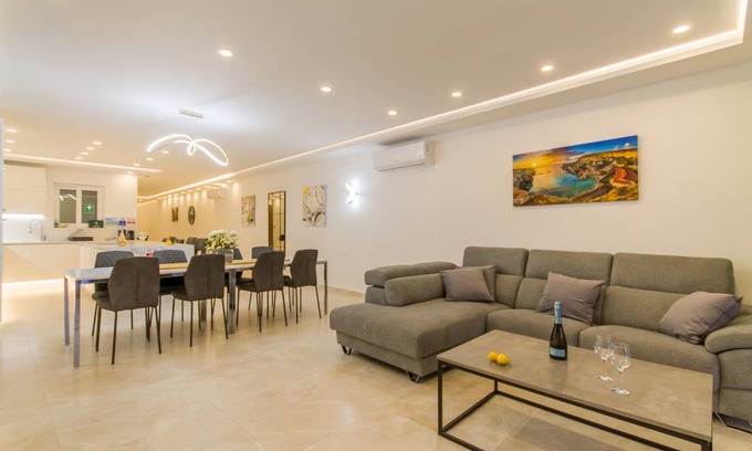 Qawra Apartment | 200 m² Apartment ∙ 3 bedrooms ∙ 8 guests