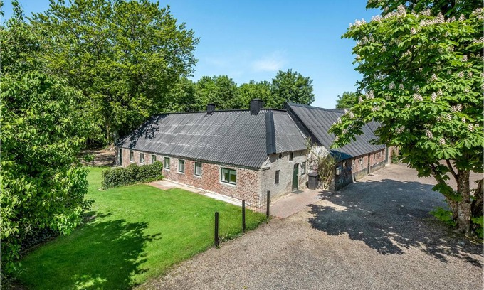 Spjald House | 200 m² Farmhouse ∙ 6 bedrooms ∙ 12 guests