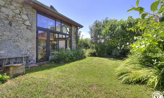 Saint-Benoit House | 200 m² Gîte ∙ 3 bedrooms ∙ 8 guests
