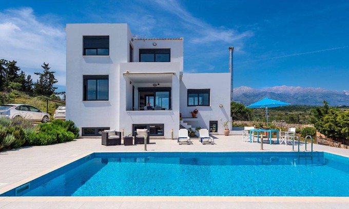 Douliana House | 200 m² House ∙ 4 bedrooms ∙ 8 guests
