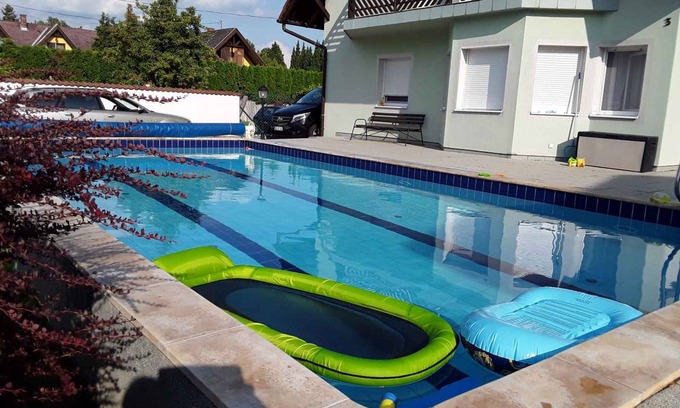 Balatonboglar House | 200 m² House ∙ 5 bedrooms ∙ 15 guests