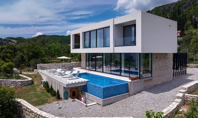 Trebesinj Villa | 200 m² Villa ∙ 4 bedrooms ∙ 8 guests