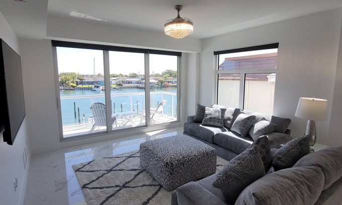 Island Estate Condo | 201, Water View-Clearwater Bch in 6 min, Pool/Gym