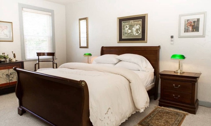 Mercersburg Bed & Breakfast | 202 - Buchanan Room - James Buchanan Hotel