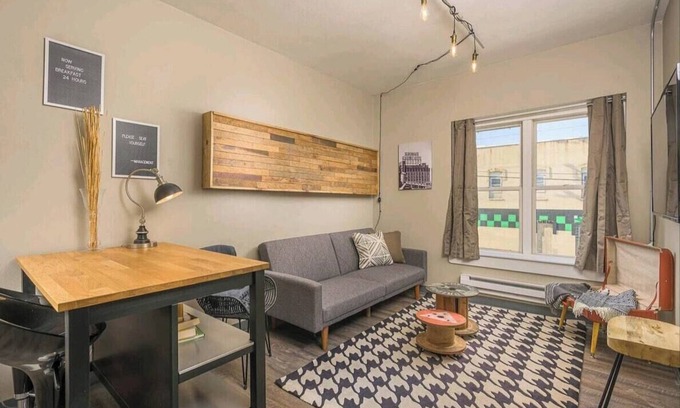 Appleton Apartment | 202 - Downtown 1 Bedroom Apartment