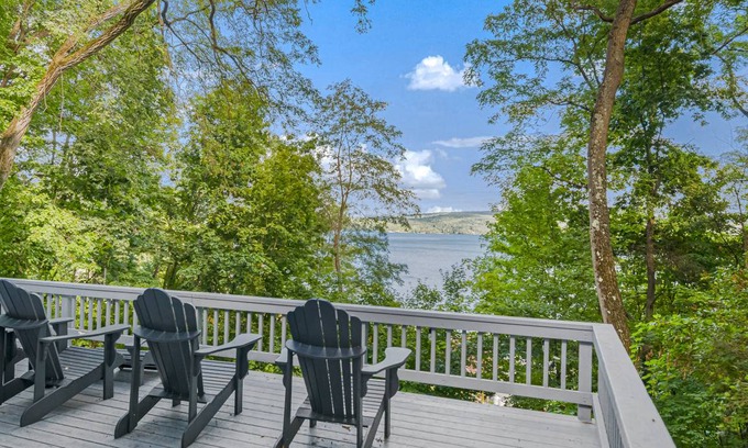 North Lake George House | 203 m² House ∙ 3 bedrooms ∙ 8 guests