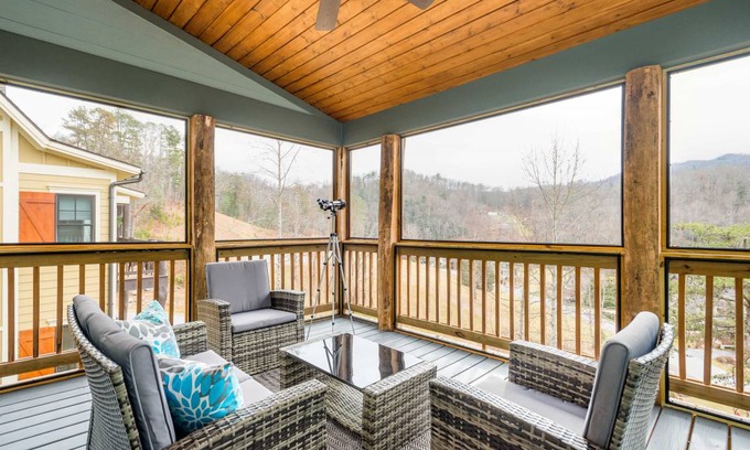 Cullowhee House | 204 m² House ∙ 3 bedrooms ∙ 6 guests