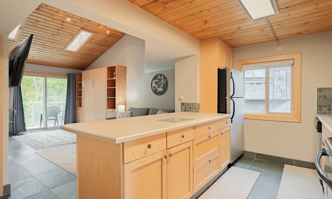 Regional District of Nanaimo Condo | #204 Upper Garden View Suite at Shorewater Resort, Qualicum Beach