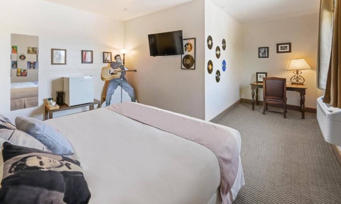Gonzales House | 206 - Historic Alcalde Hotel - Yes! We're open! 2022