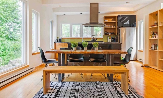 Val-des-Monts House | 209 ChemDuRubisVal-des-Monts, QC J8N 1L5 · The Big Red Retreat: Lakefront, Val Des Monts