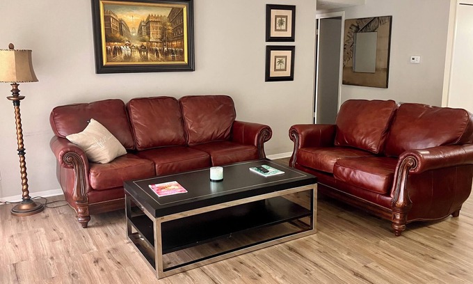 Daphne Condo | 2090 Cozy Upstairs 2 Bedroom Condo on Mobile Bay