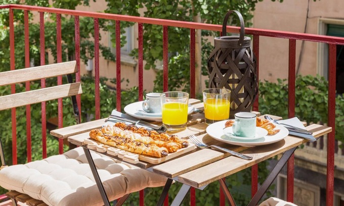 Mataro Apartment | 20km from Barcelona 5-10 min.walk from beach/train. matarolux10