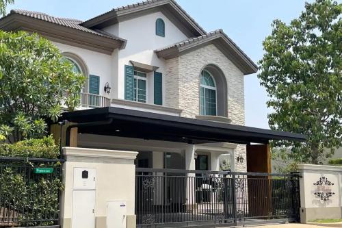 Tha Raeng Villa | 20min to City Bloomsbury Ramintra Luxury Family Big House