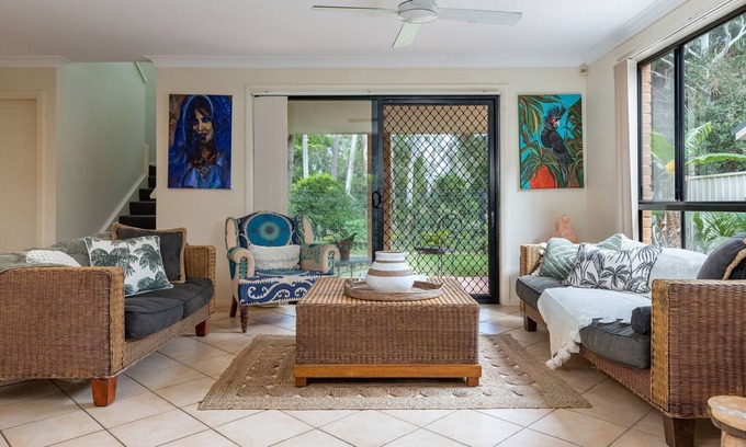 Forster House | 21 Cedar Grove - Pet Friendly